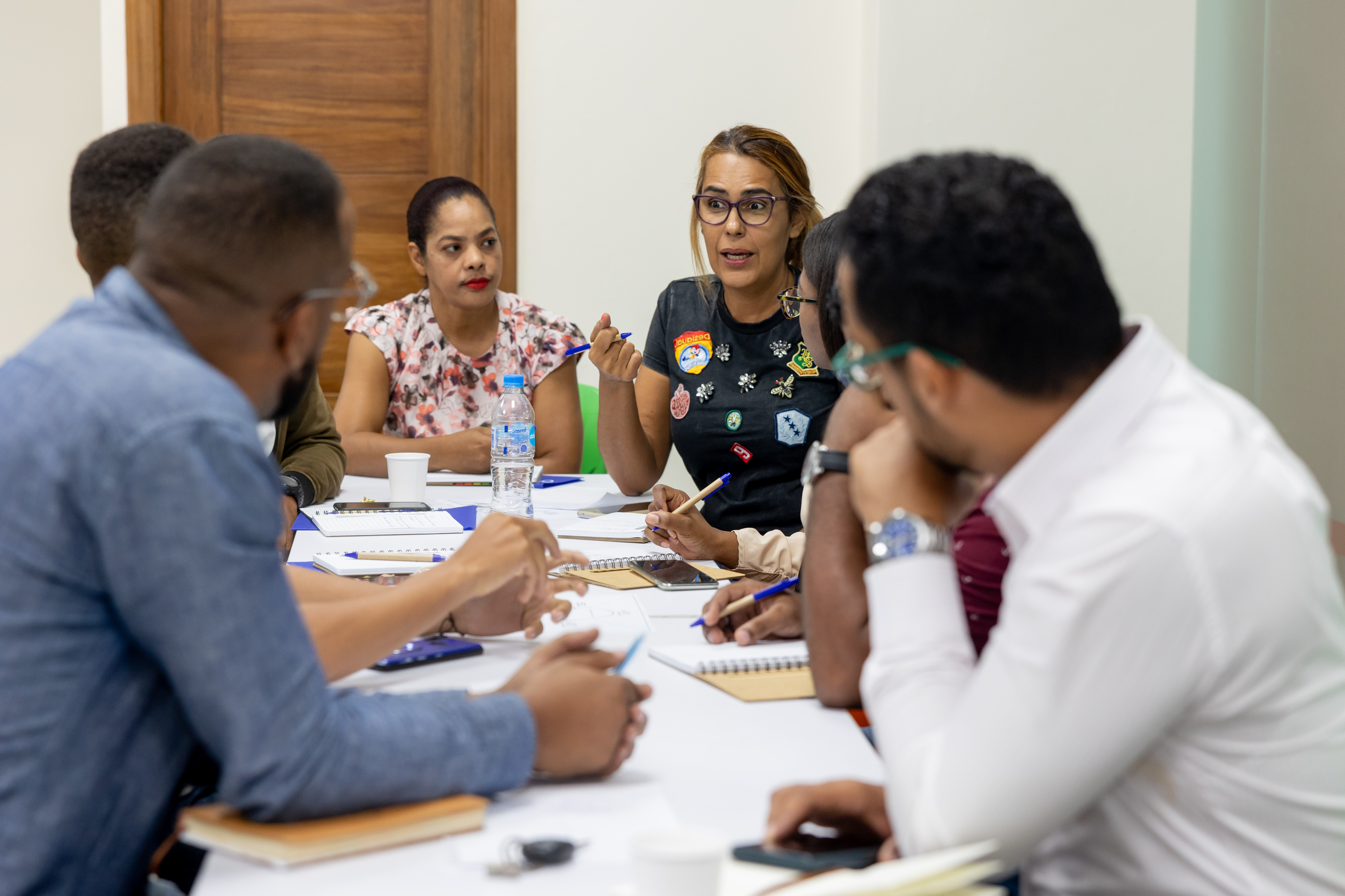 Discusión grupal en taller de ecosistemas